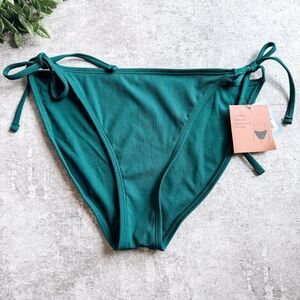 Shade & Shore Green Low Rise Medium Coverage Ribbed Bikini Bottoms Medium